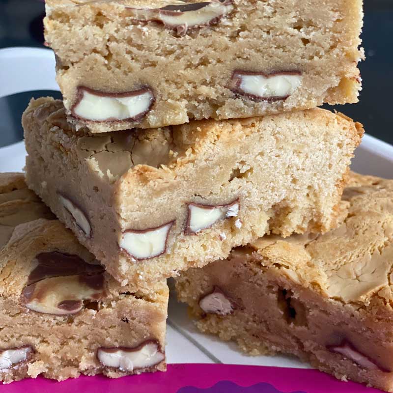 Kinder Bueno Blondie
