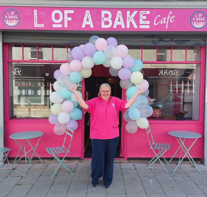 L of a Bake Cafe - Lindsey